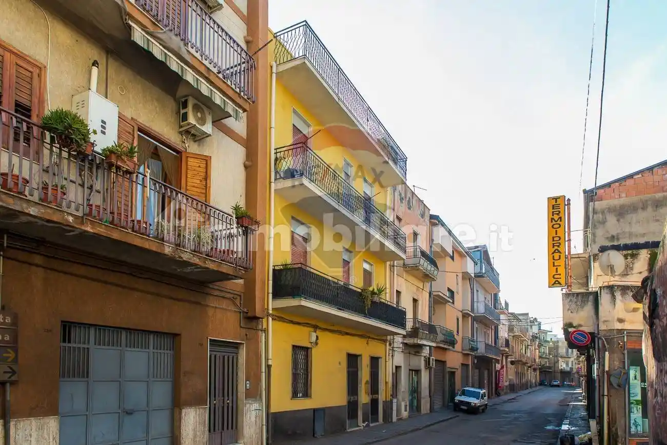 Casa indipendente in vendita a Adrano