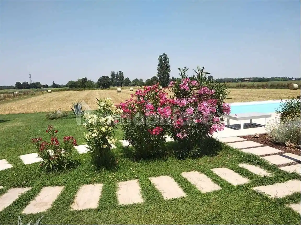 Villa in vendita a Cavriago