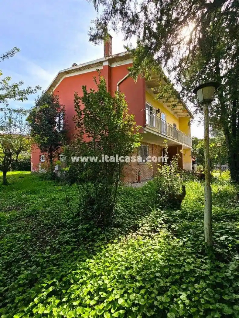 Villa in vendita a Curtatone