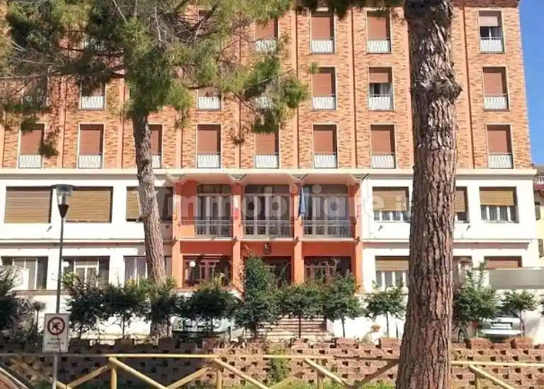 Palazzo - Edificio in vendita a Loreto