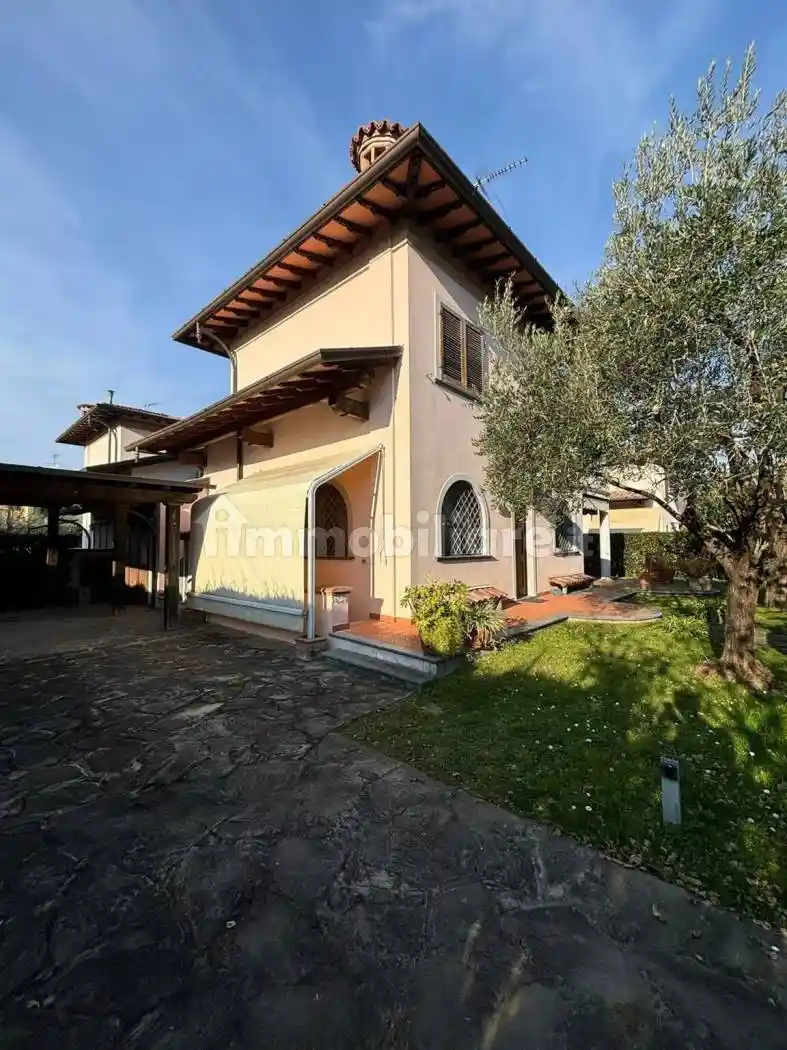 Villa in vendita a Pietrasanta
