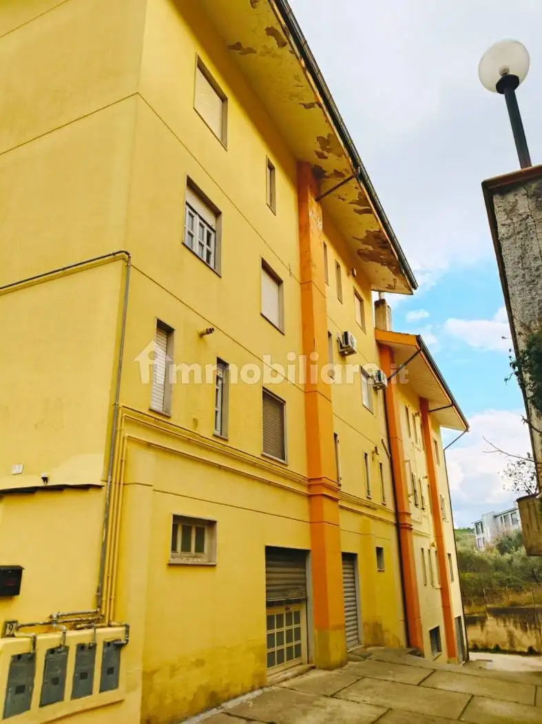 Appartamento in vendita a Oliveto Citra