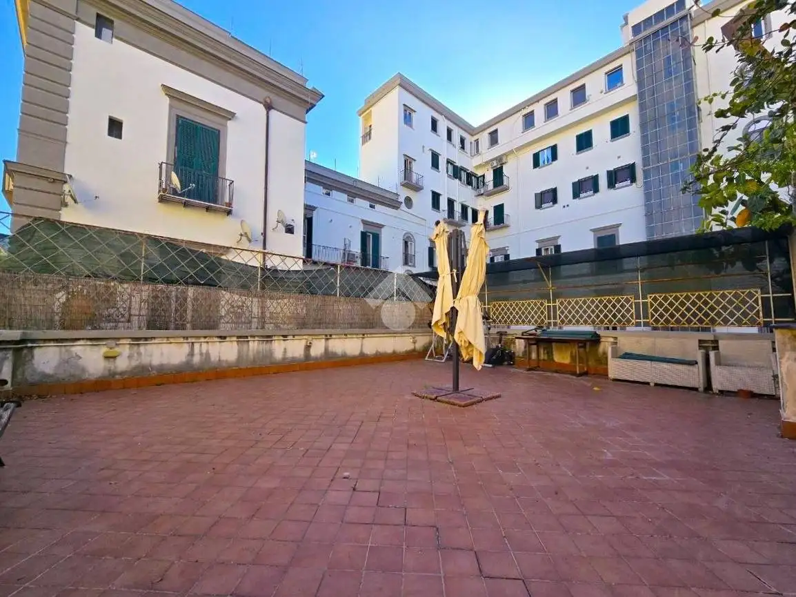 Appartamento in vendita a Napoli