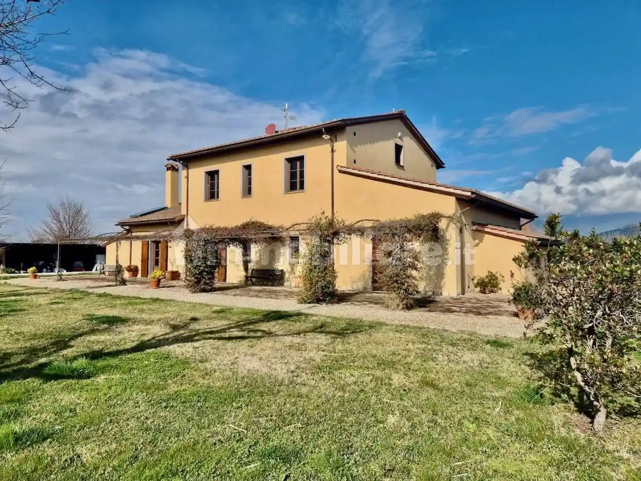 Rustico - Casale in vendita a Cascina
