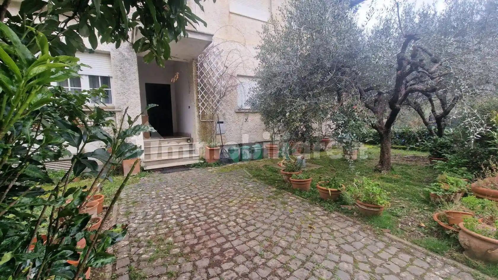 Appartamento in vendita a Cave