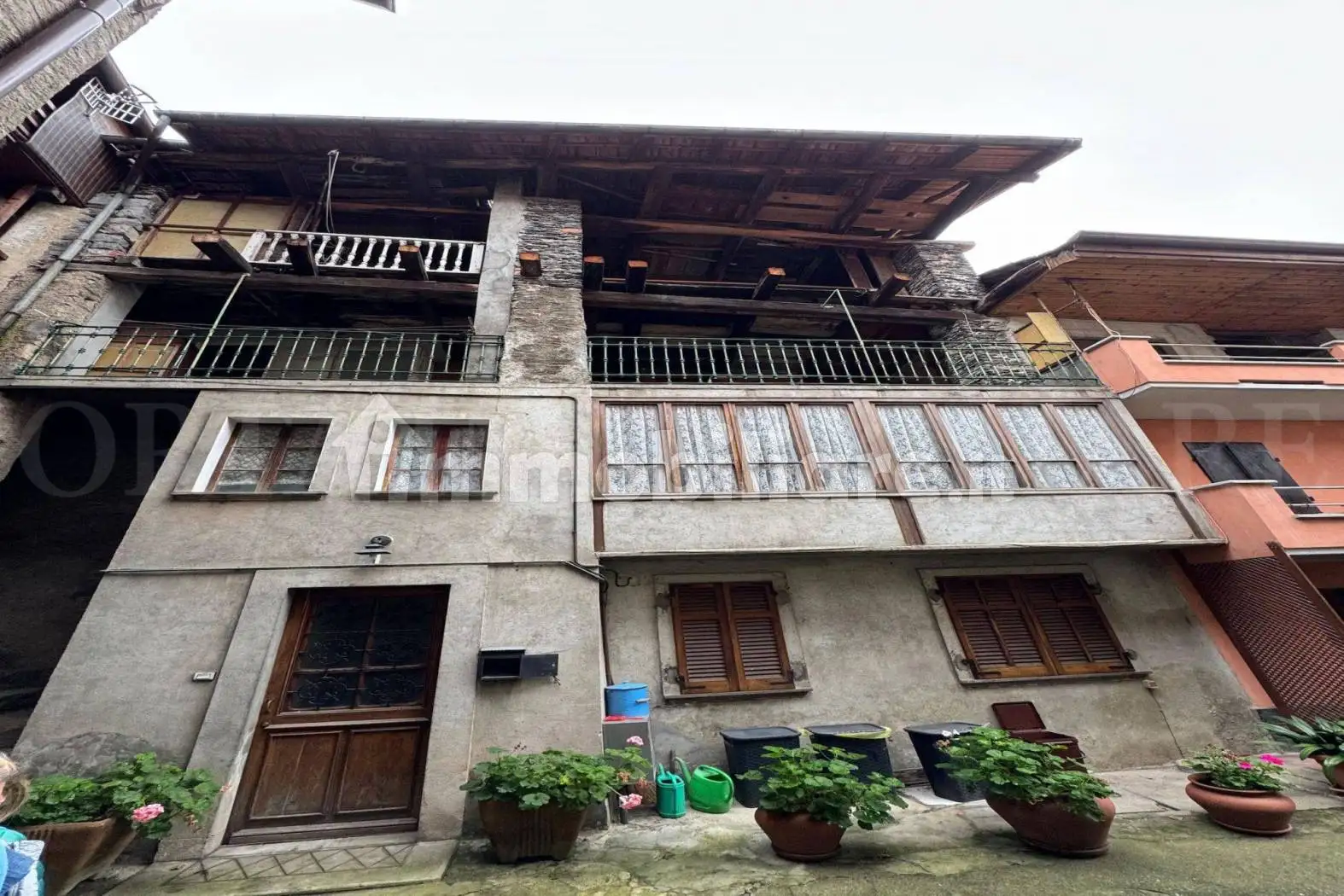 Casa indipendente in vendita a Arola