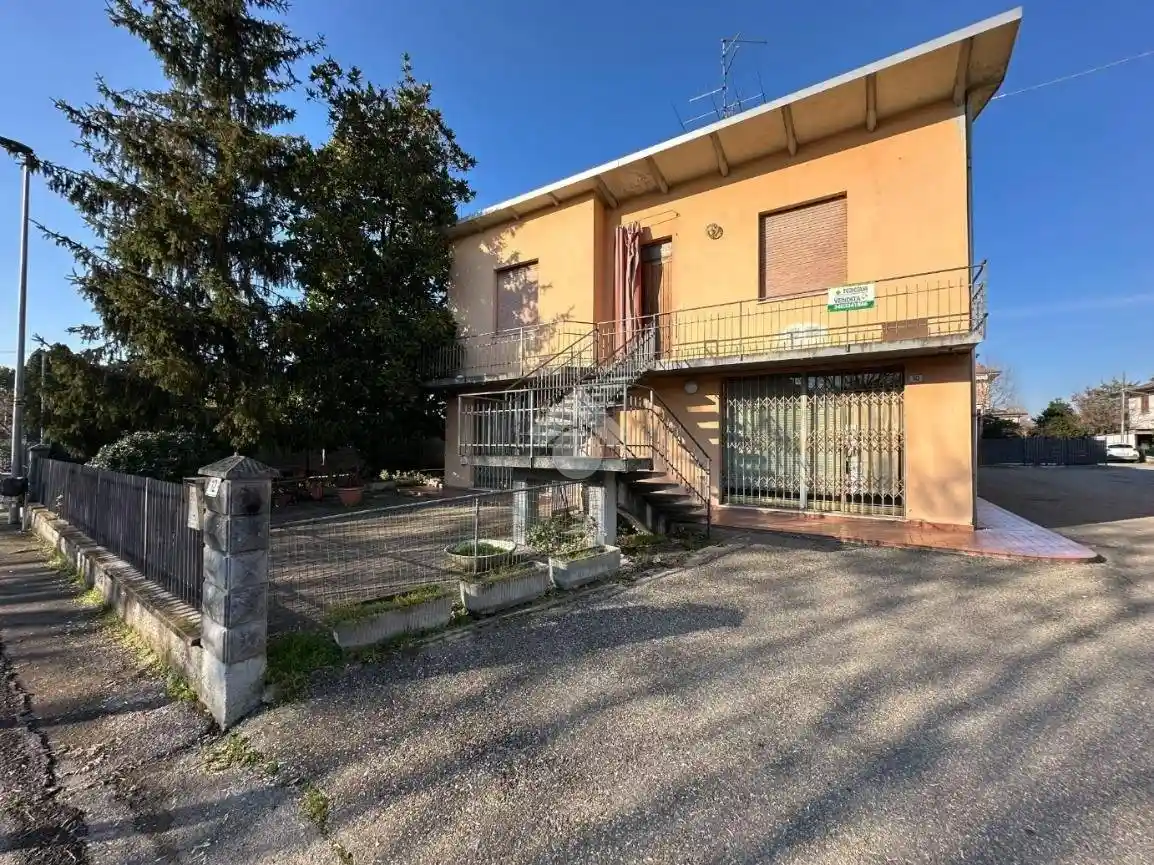 Casa indipendente in vendita a Gattatico