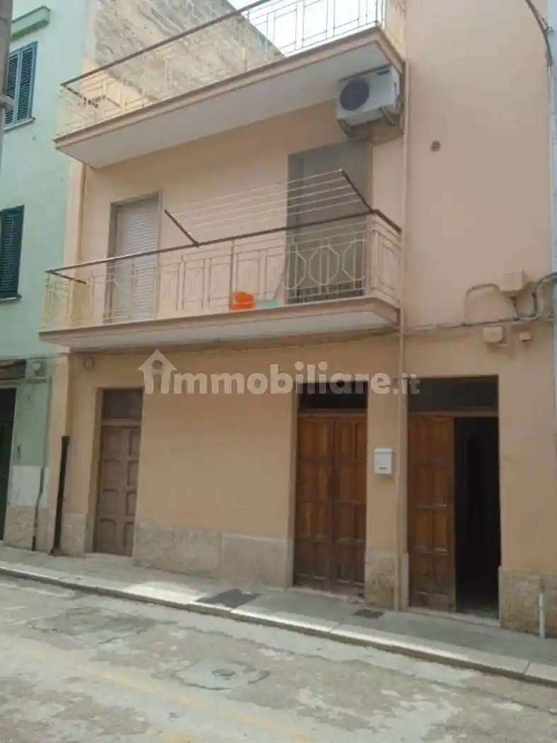 Palazzo - Edificio in vendita a Barletta