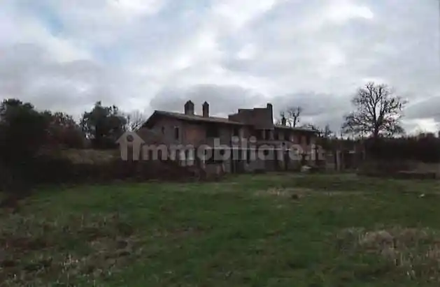 Palazzo - Stabile in vendita a Viterbo