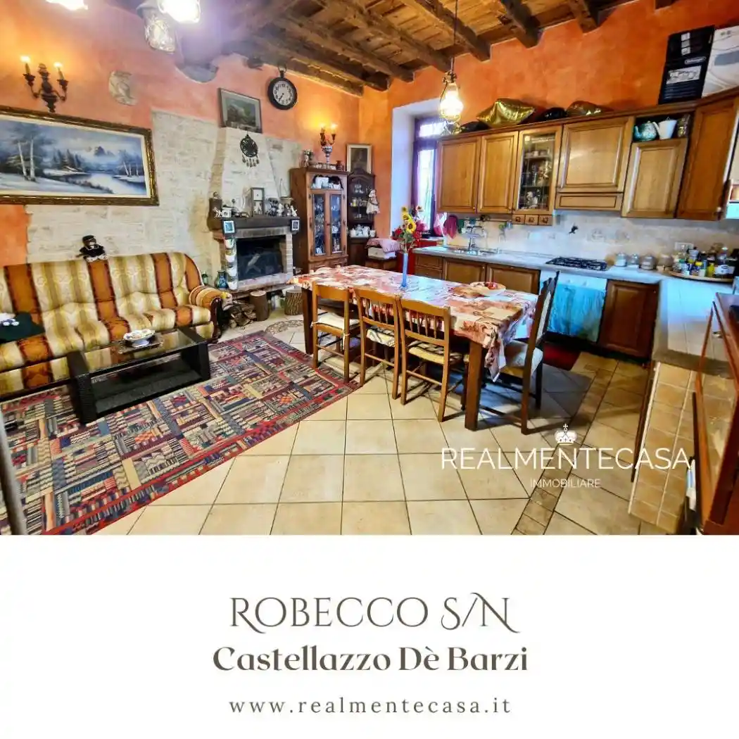 Casa indipendente in vendita a Robecco sul Naviglio