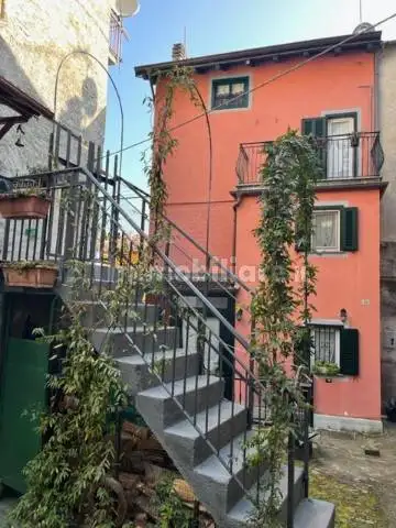 Villa in vendita a Buglio in Monte