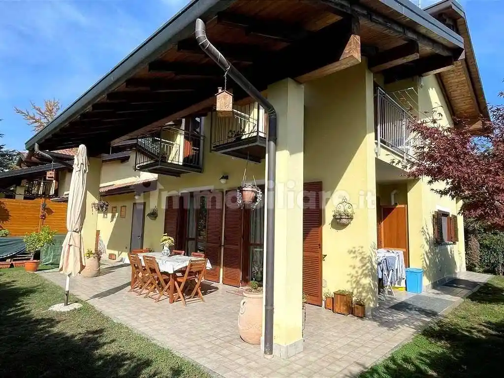 Villa in vendita a Invorio