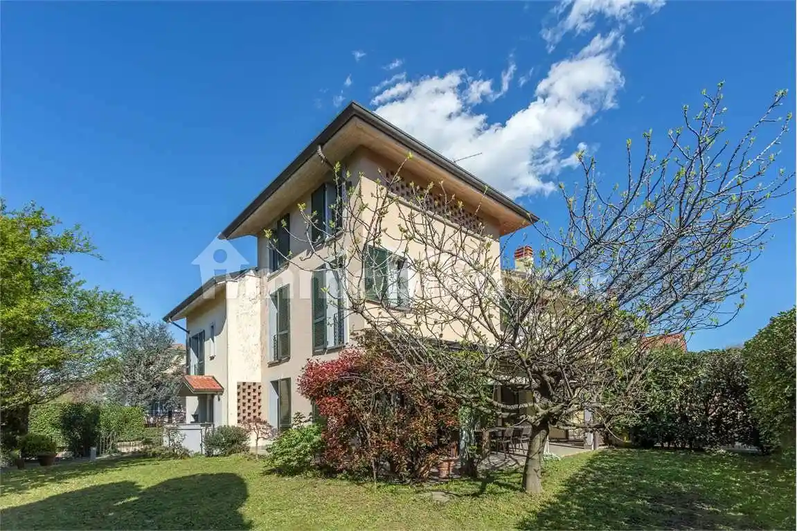Villa in vendita a Trezzo sull'Adda