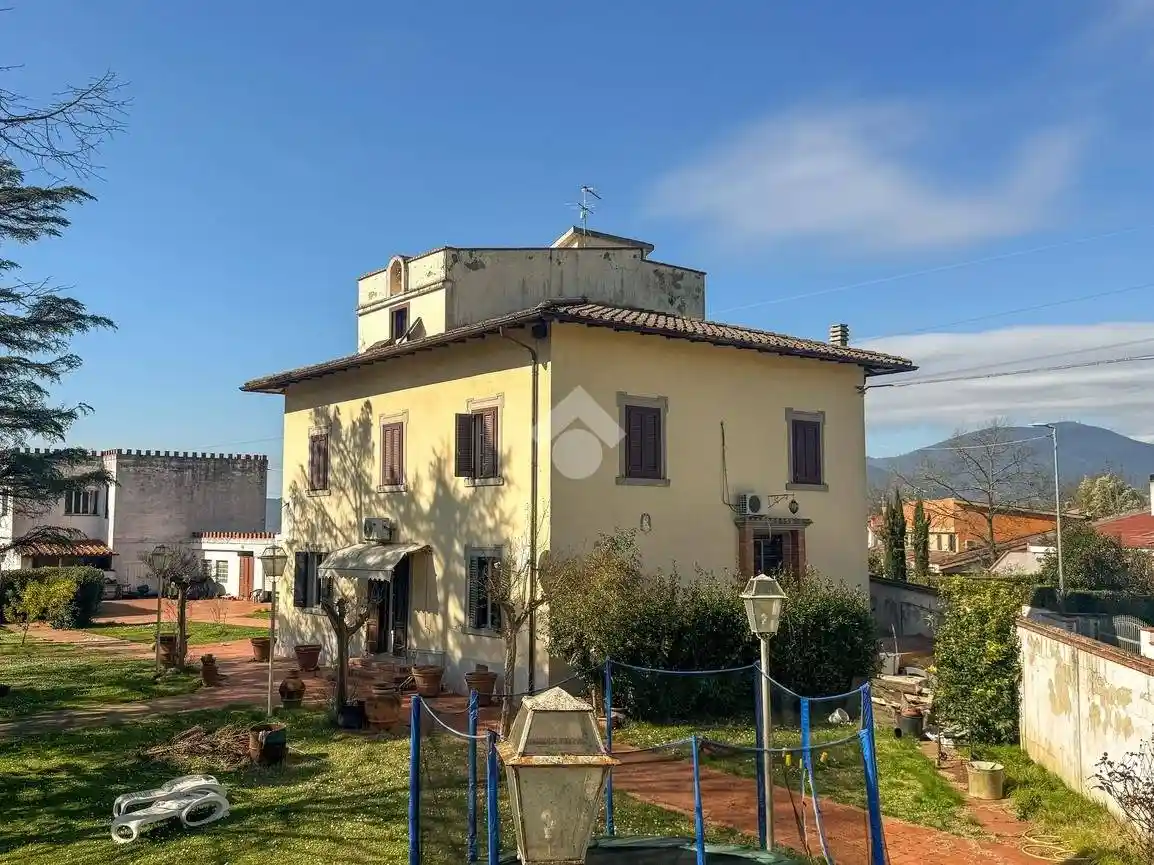 Villa in vendita a Bientina