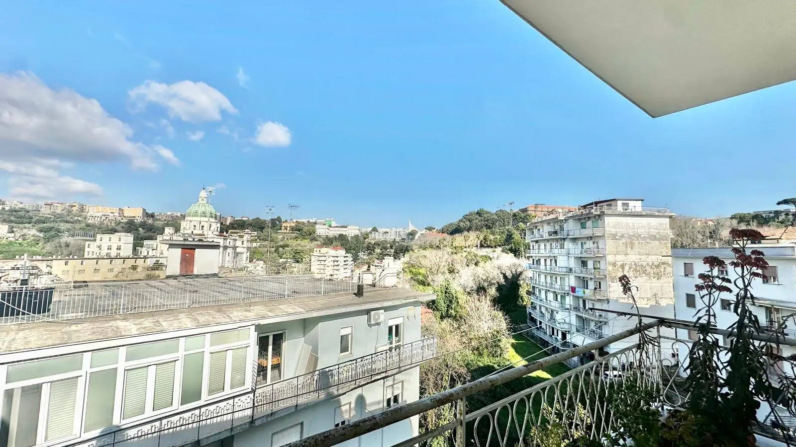 Appartamento in vendita a Napoli