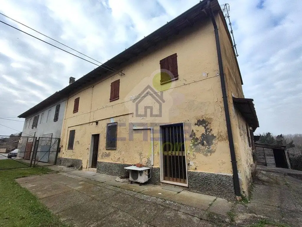 Casa indipendente in vendita a Pessina Cremonese