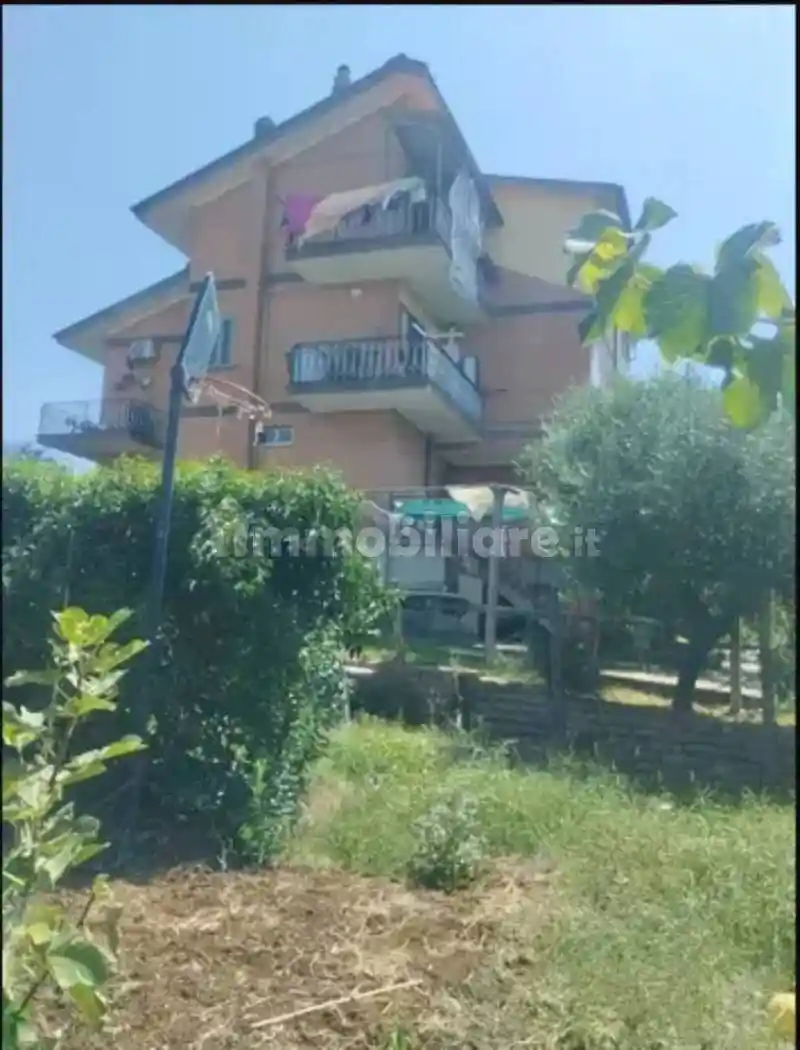 Palazzo - Edificio in vendita a Poli