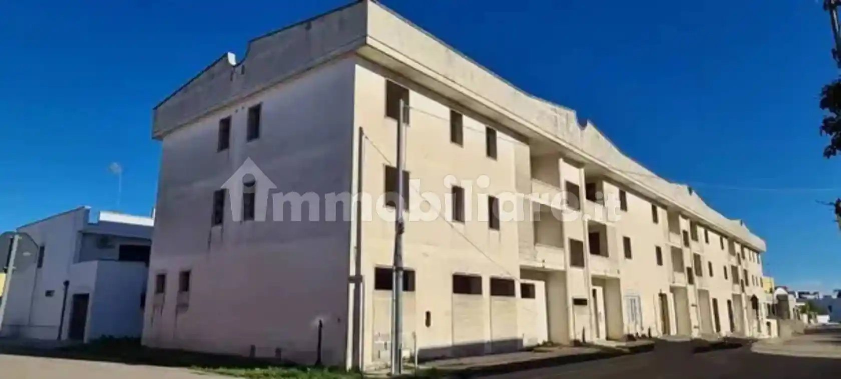 Palazzo - Edificio in vendita a Salice Salentino