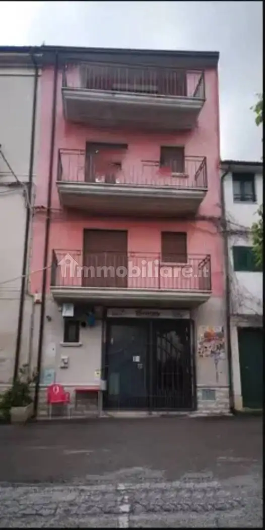 Palazzo - Edificio in vendita a Raiano