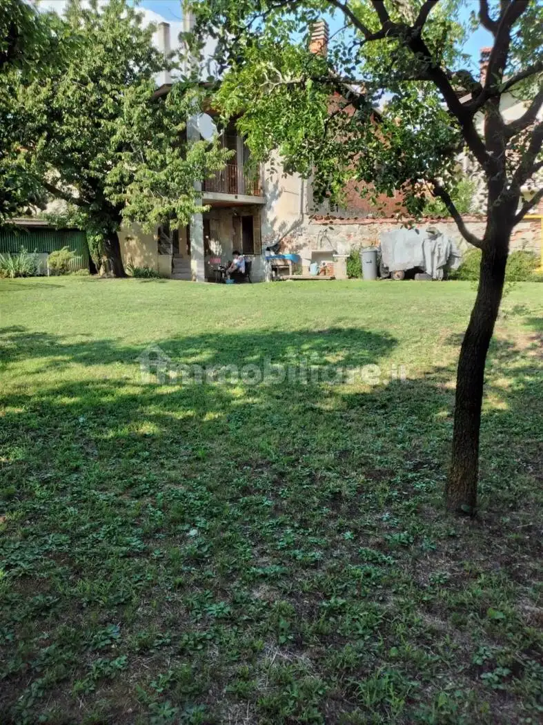 Casa indipendente in vendita a Lessona