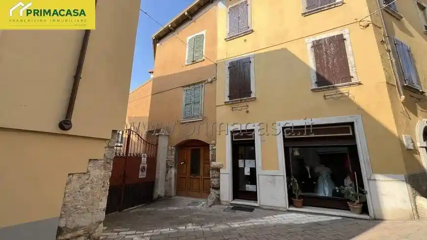 Casa indipendente in vendita a Toscolano-Maderno