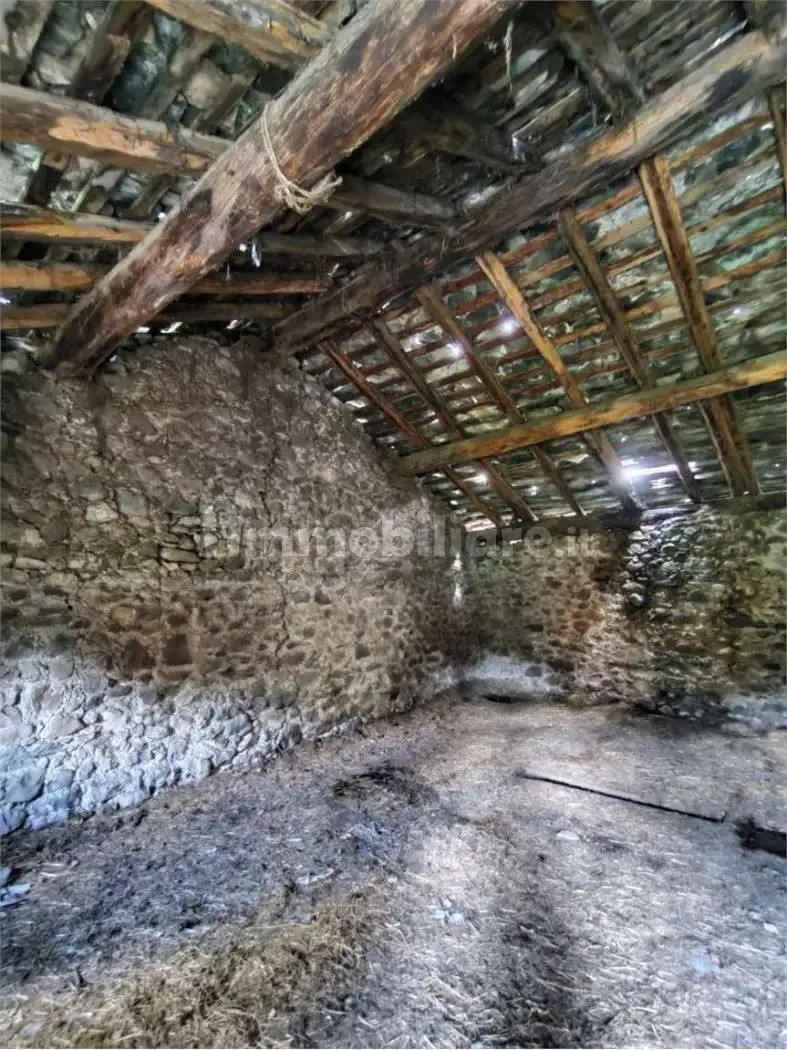 Rustico frazione Pesan, Quincod, Challand-Saint-Anselme - foto 3