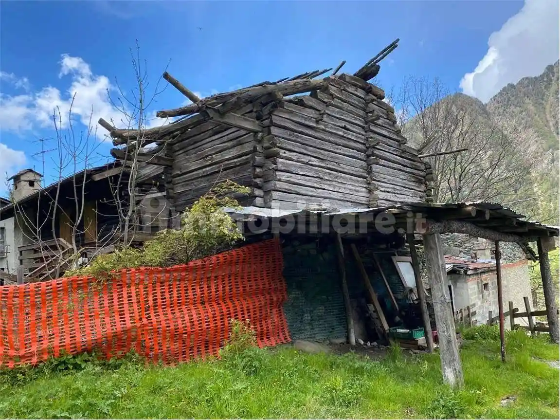 Rustico - Casale in vendita a Brusson