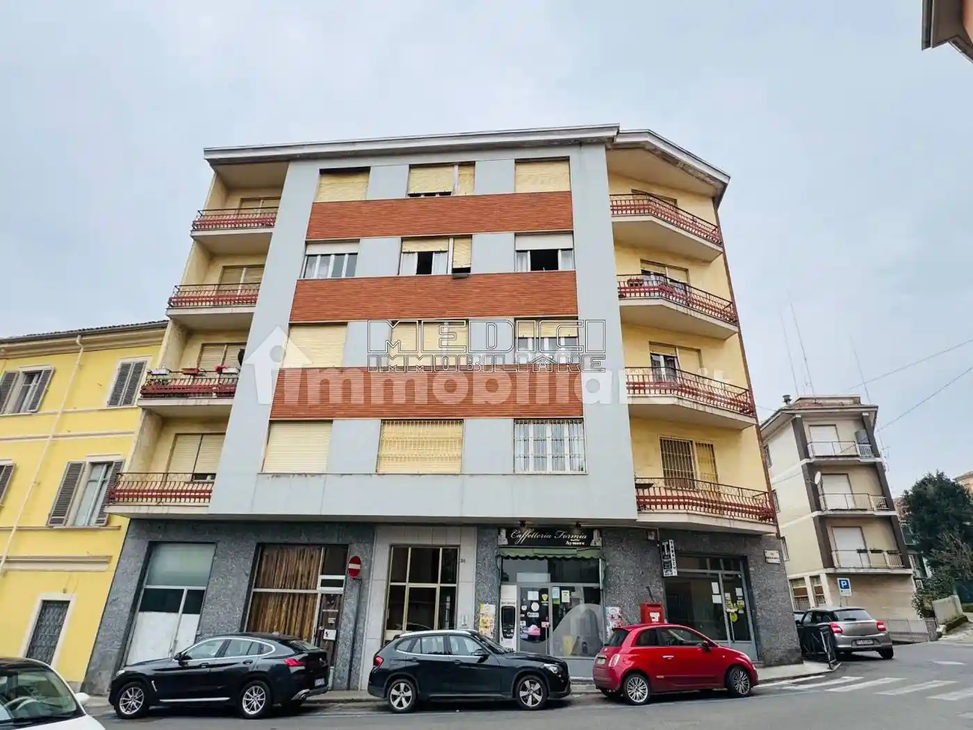 Palazzo - Edificio in vendita a Asti