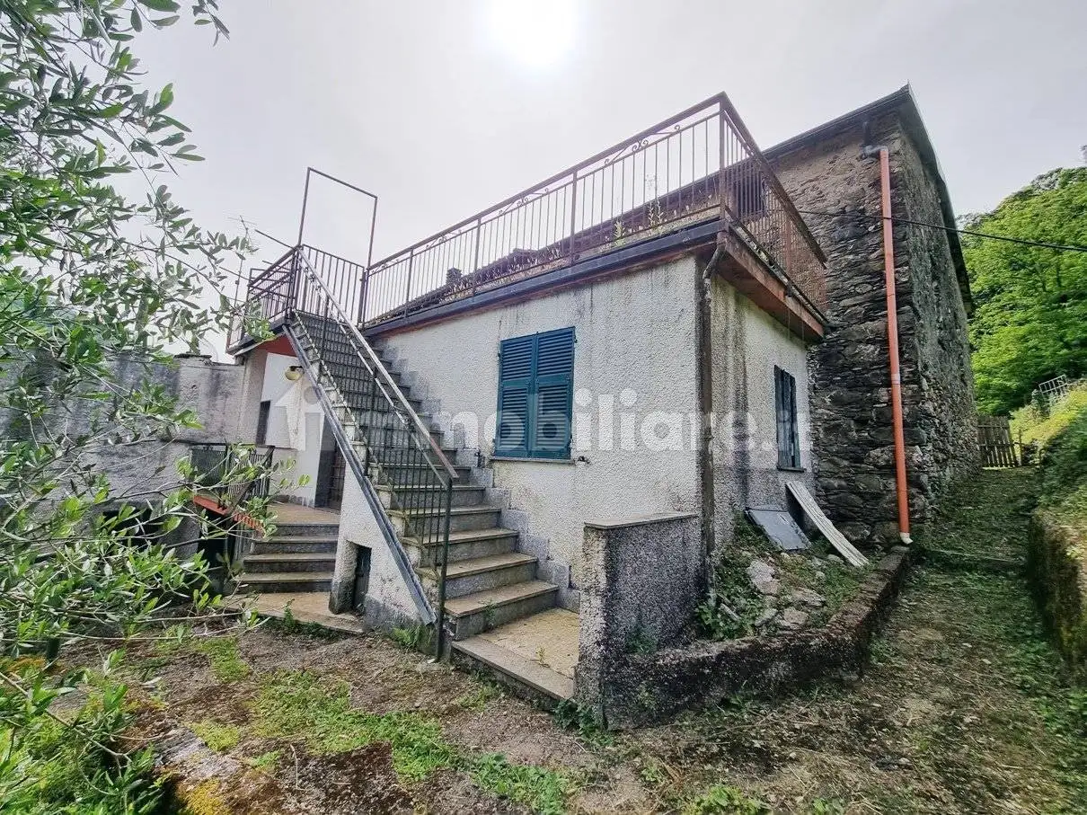 Casa indipendente in vendita a Lumarzo