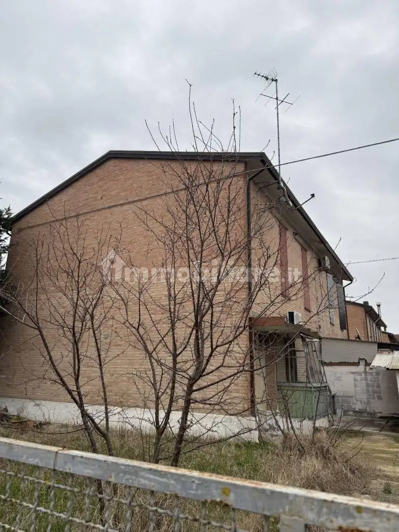 Appartamento in vendita a Goro