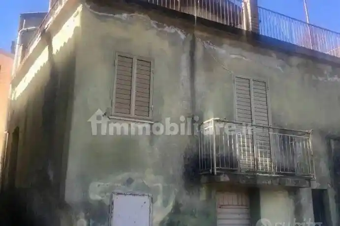 Appartamento in affitto a Carlopoli