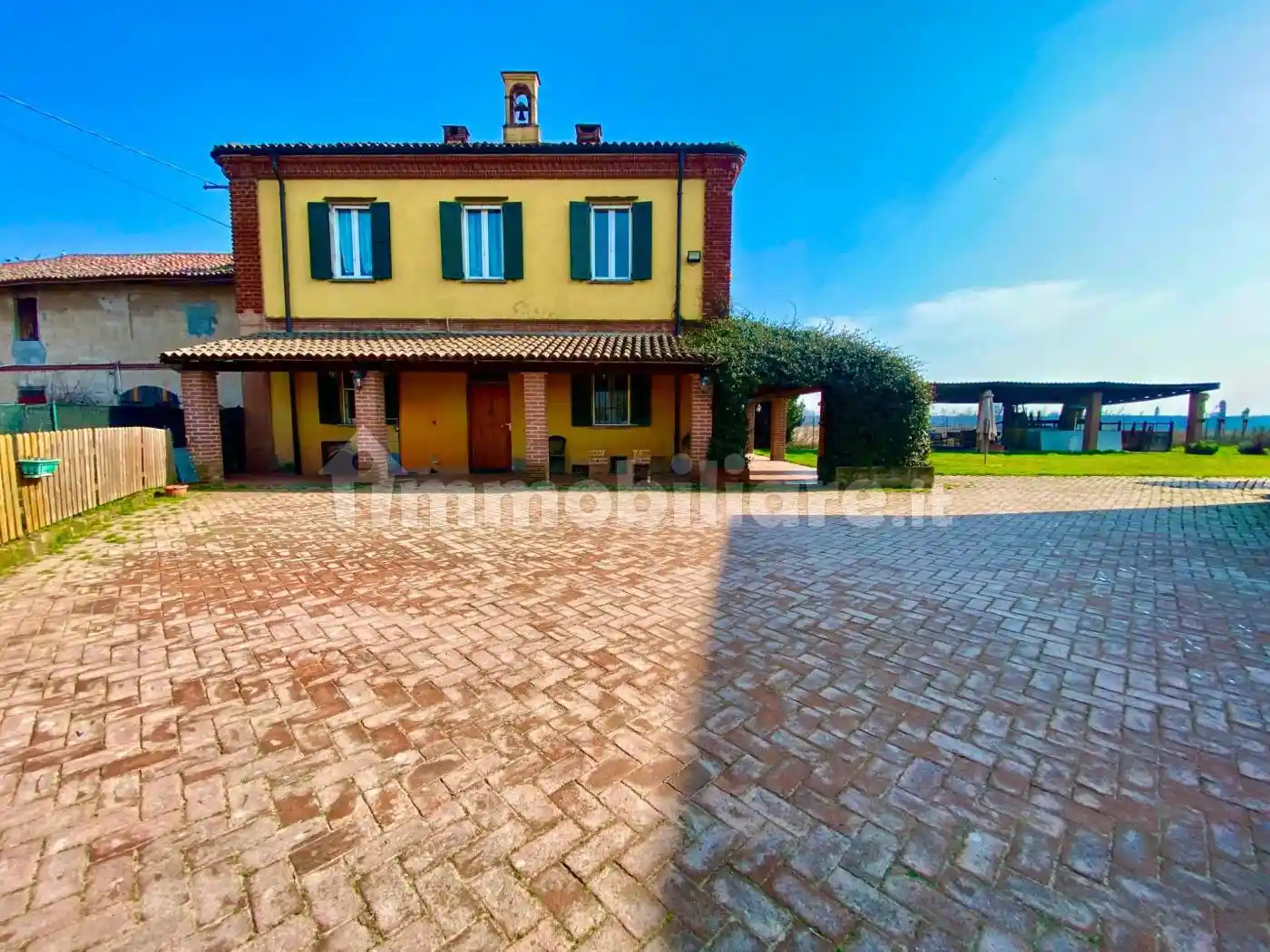 Villa in vendita a Rosate