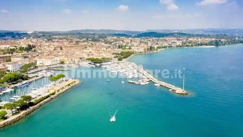 Appartamento in vendita a Desenzano del Garda