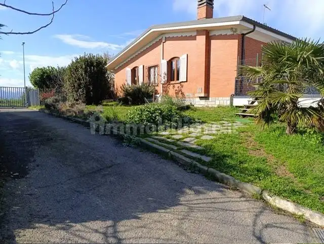 Villa in vendita a Carignano