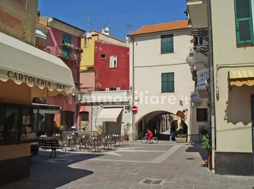 Casa indipendente in vendita a Spotorno