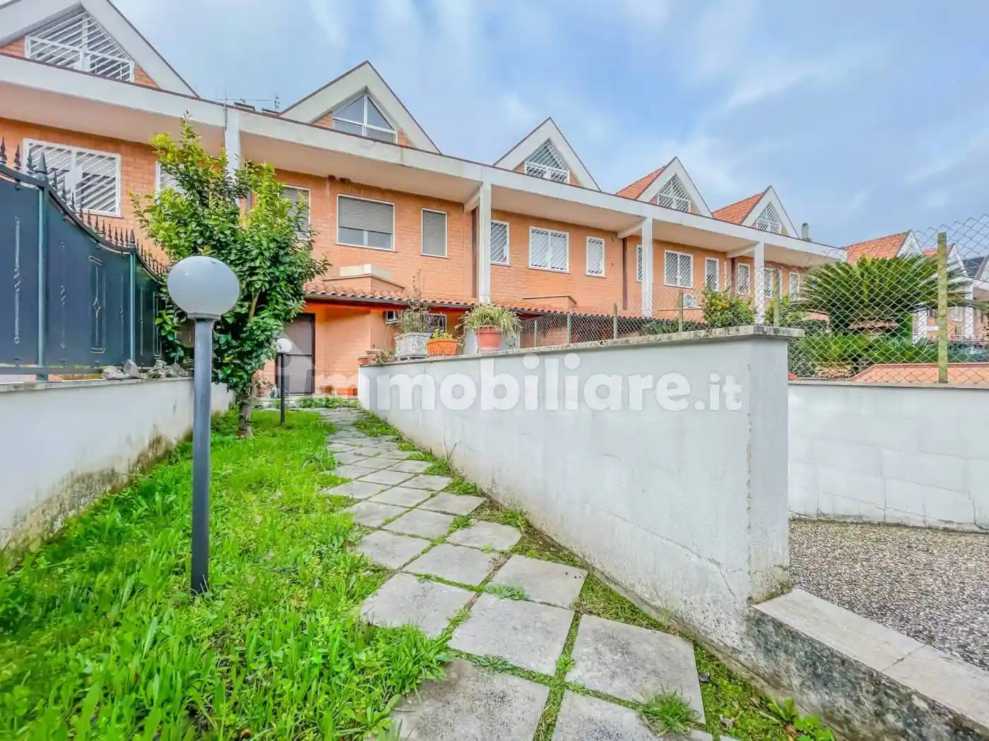 Villetta a schiera in vendita a Aprilia