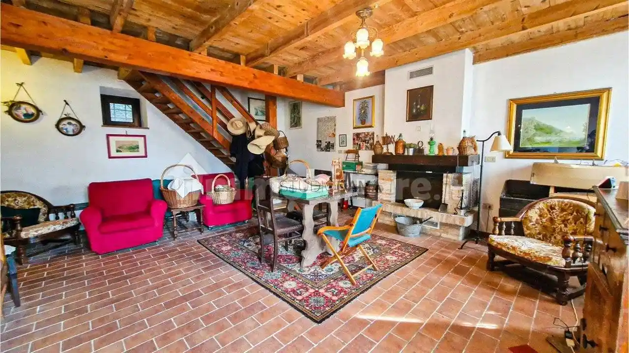 Rustico - Casale in vendita a Solferino