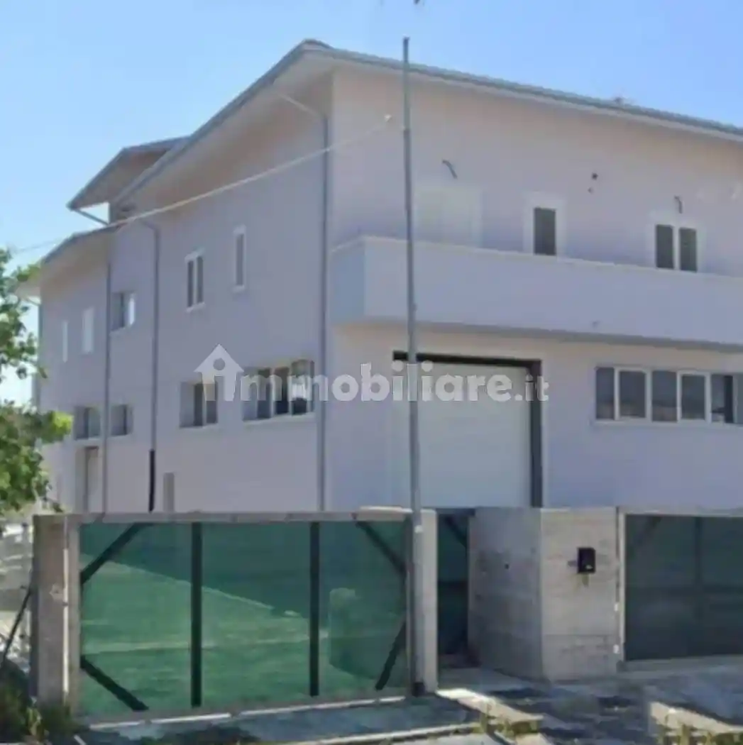 Villa in vendita a Falconara Marittima