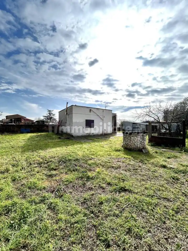 Rustico - Casale in vendita a Tuscania