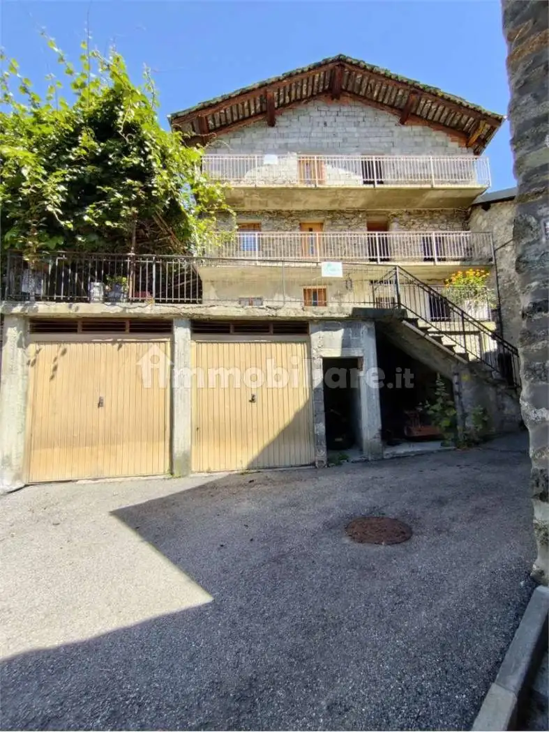 Terratetto unifamiliare 150 m², da ristrutturare, Challand-Saint-Victor - foto 2