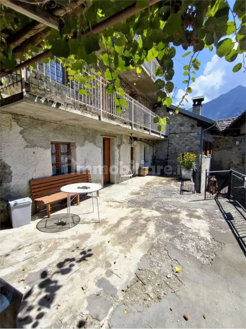 Terratetto unifamiliare 150 m², da ristrutturare, Challand-Saint-Victor - foto 4