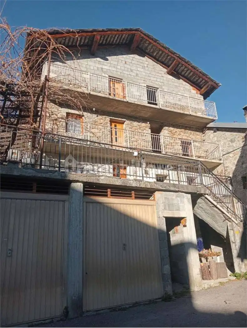 Casa indipendente in vendita a Challand-Saint-Victor