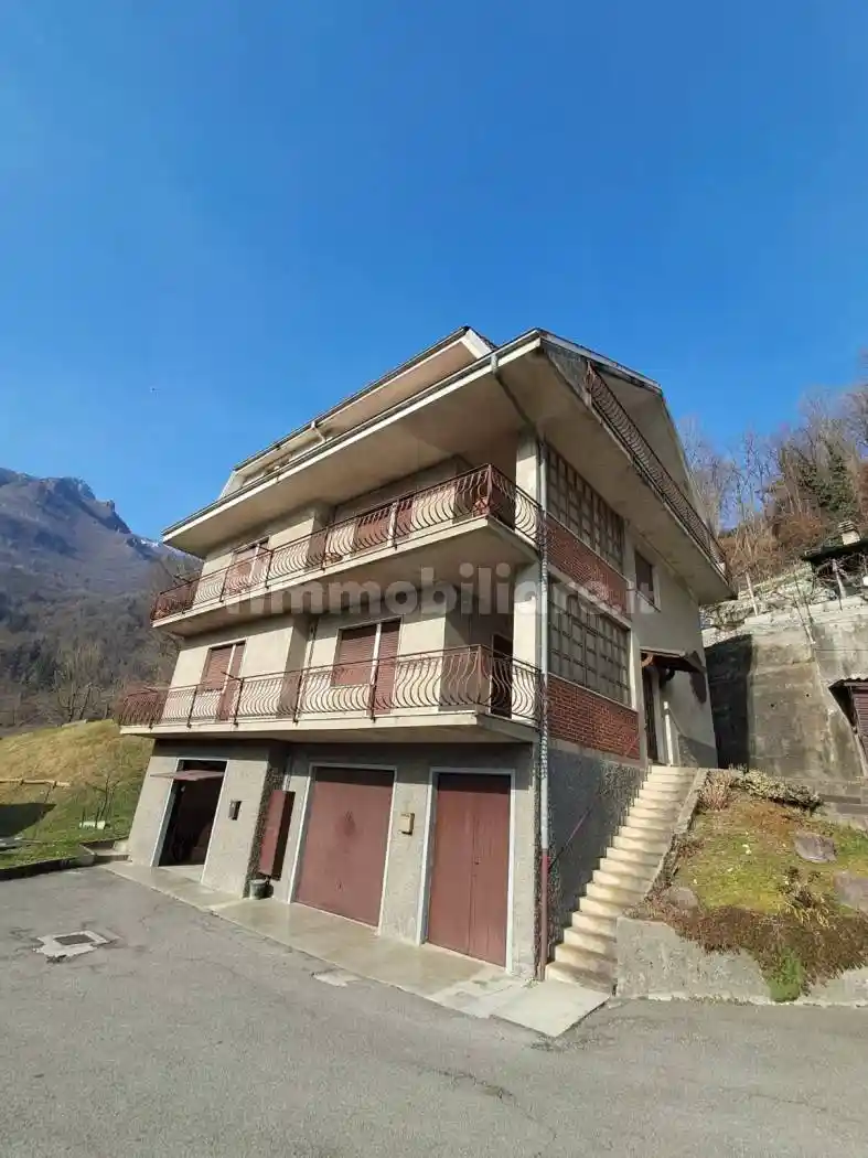 Casa indipendente in vendita a San Giovanni Bianco