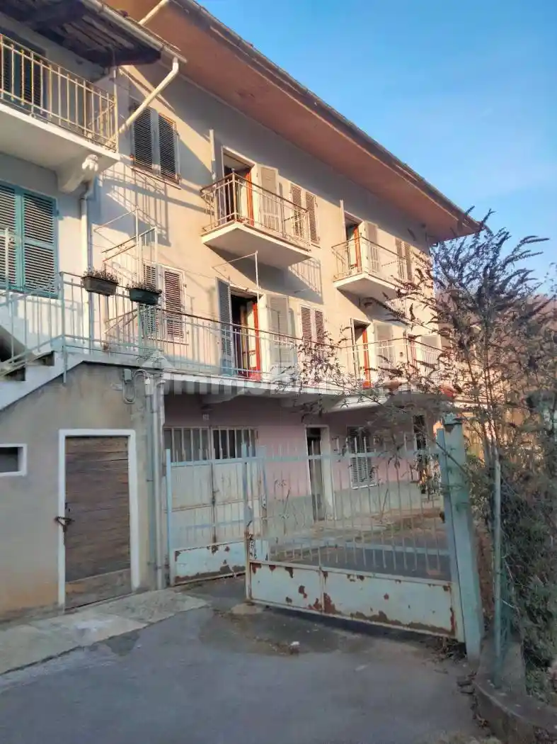 Casa indipendente in vendita a Frassino