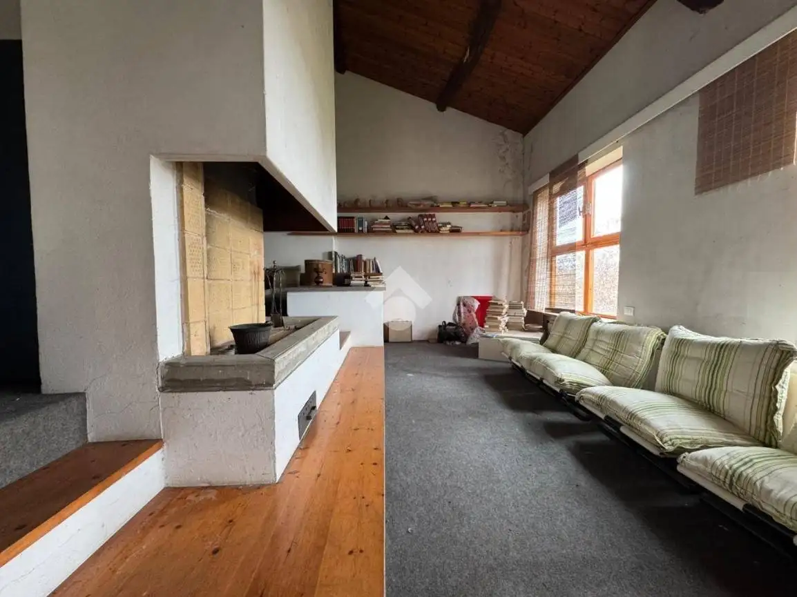 Casa indipendente in vendita a Zenevredo