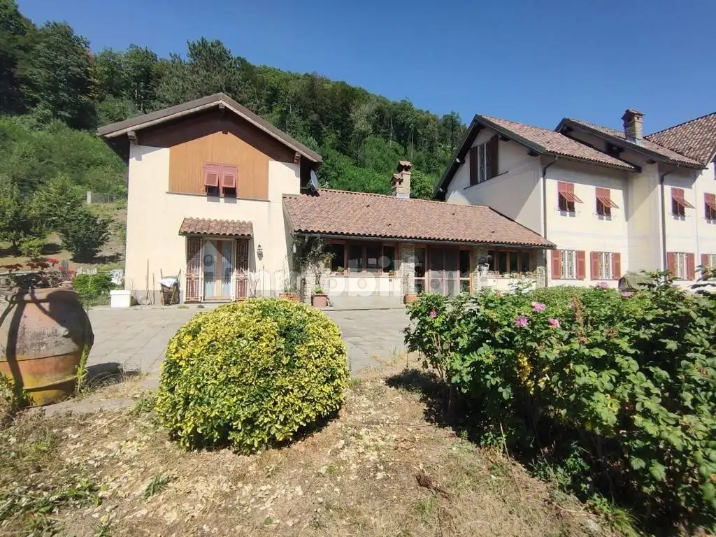 Villa in vendita a Masone