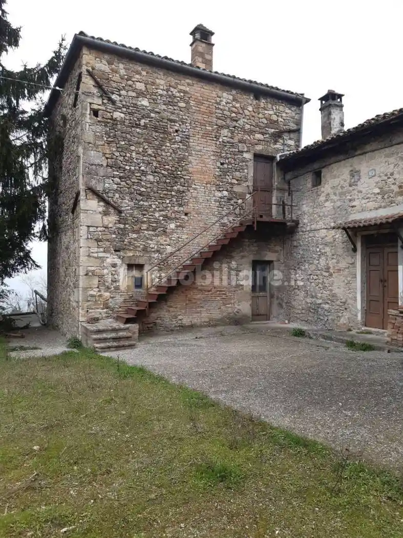 Rustico - Casale in vendita a Felino