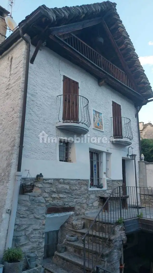 Appartamento in affitto a Craveggia