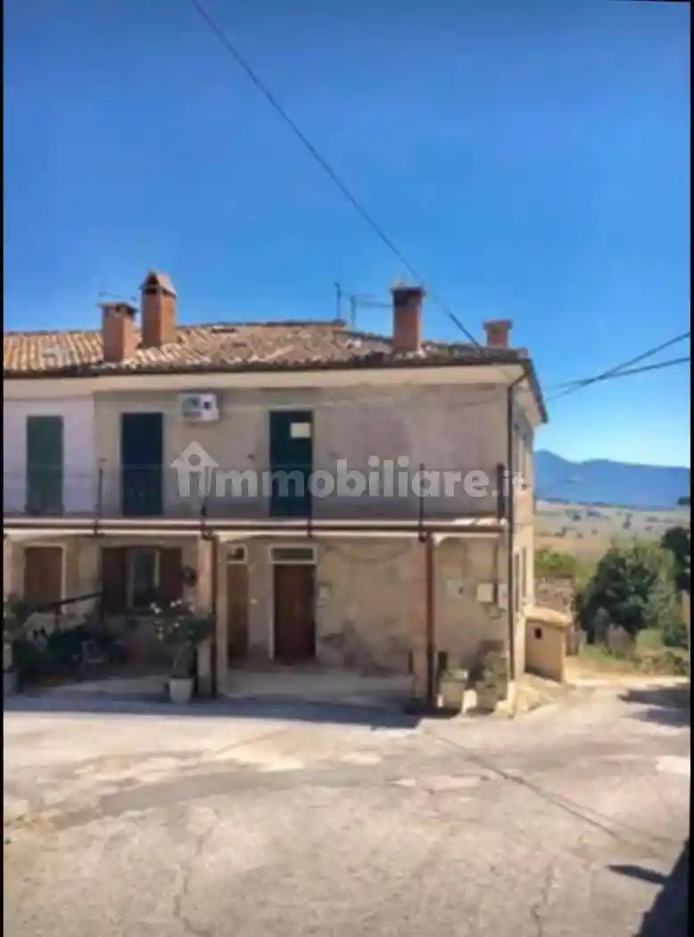 Casa indipendente in vendita a Fabriano