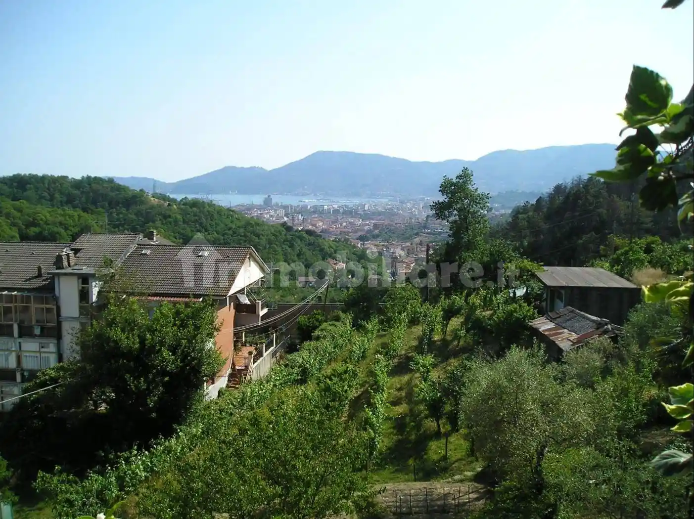 Appartamento in vendita a Vezzano Ligure